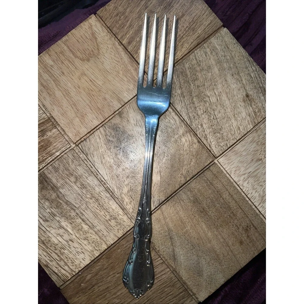 Vintage Oneidaware Stainless Fork ~7.25